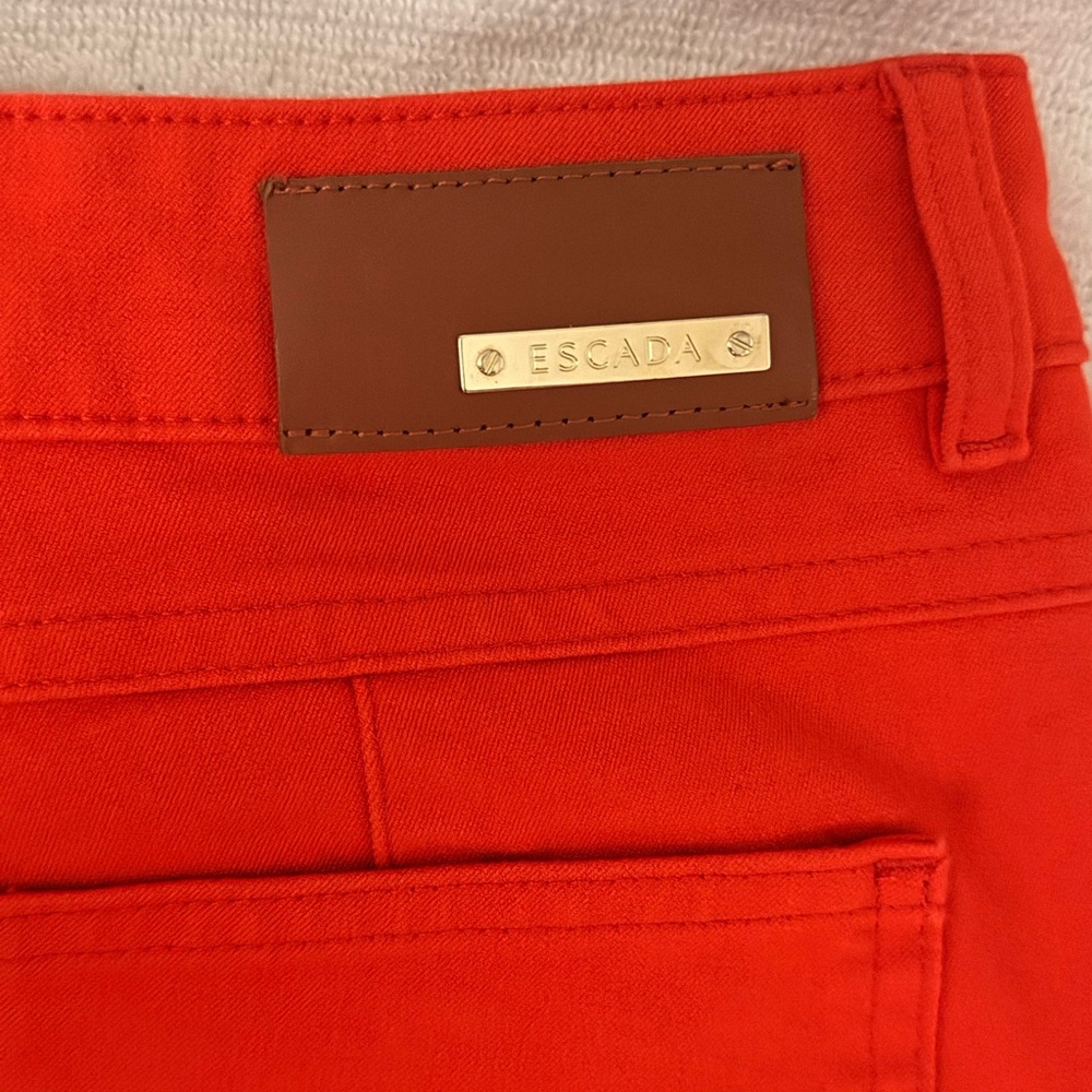 ESCADA - Picture 2 of 5